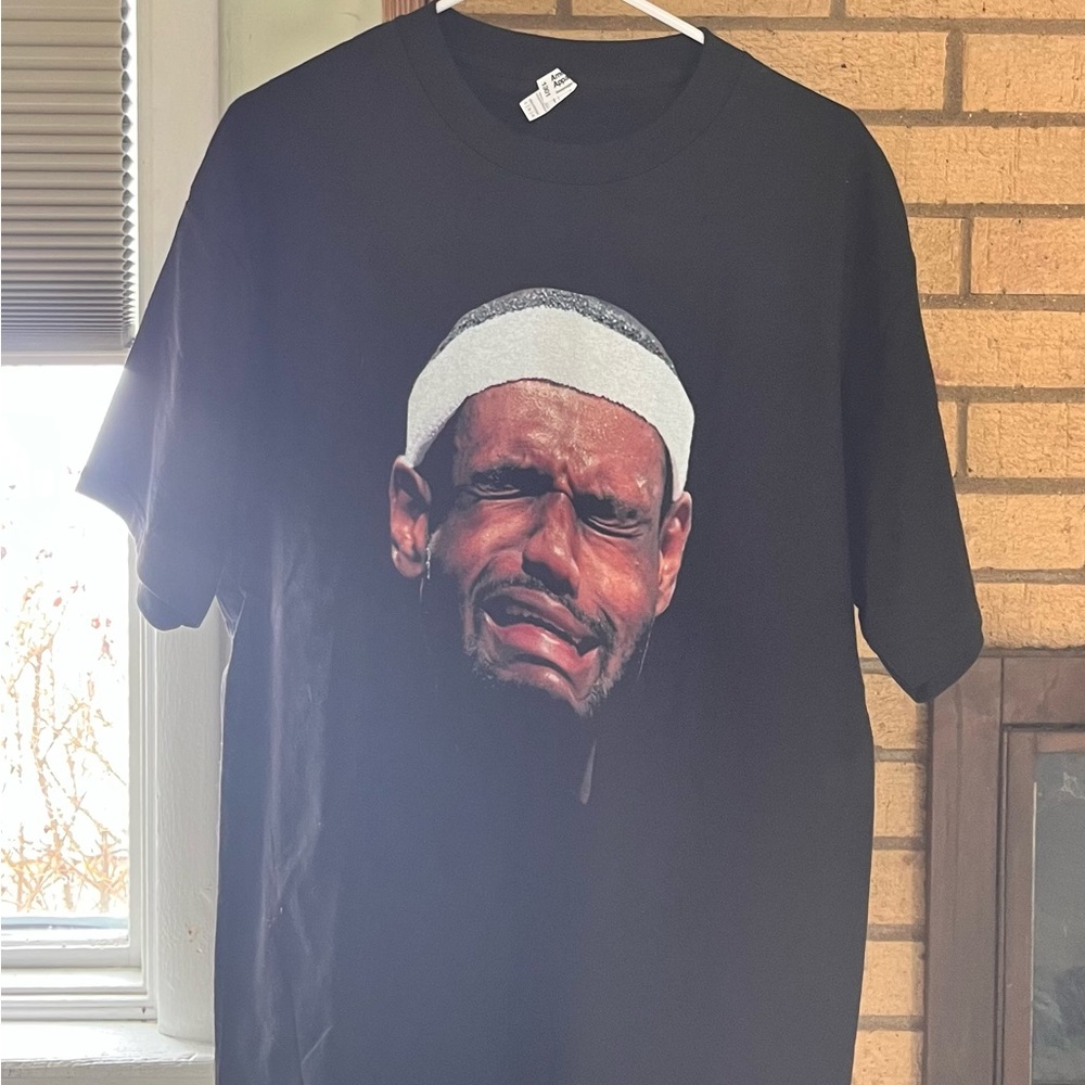 Lebron James t shirt